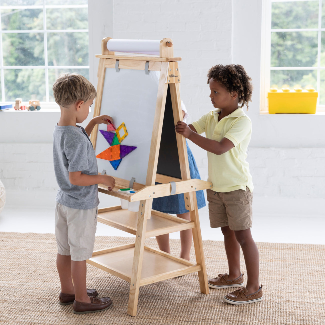 Transparent easel