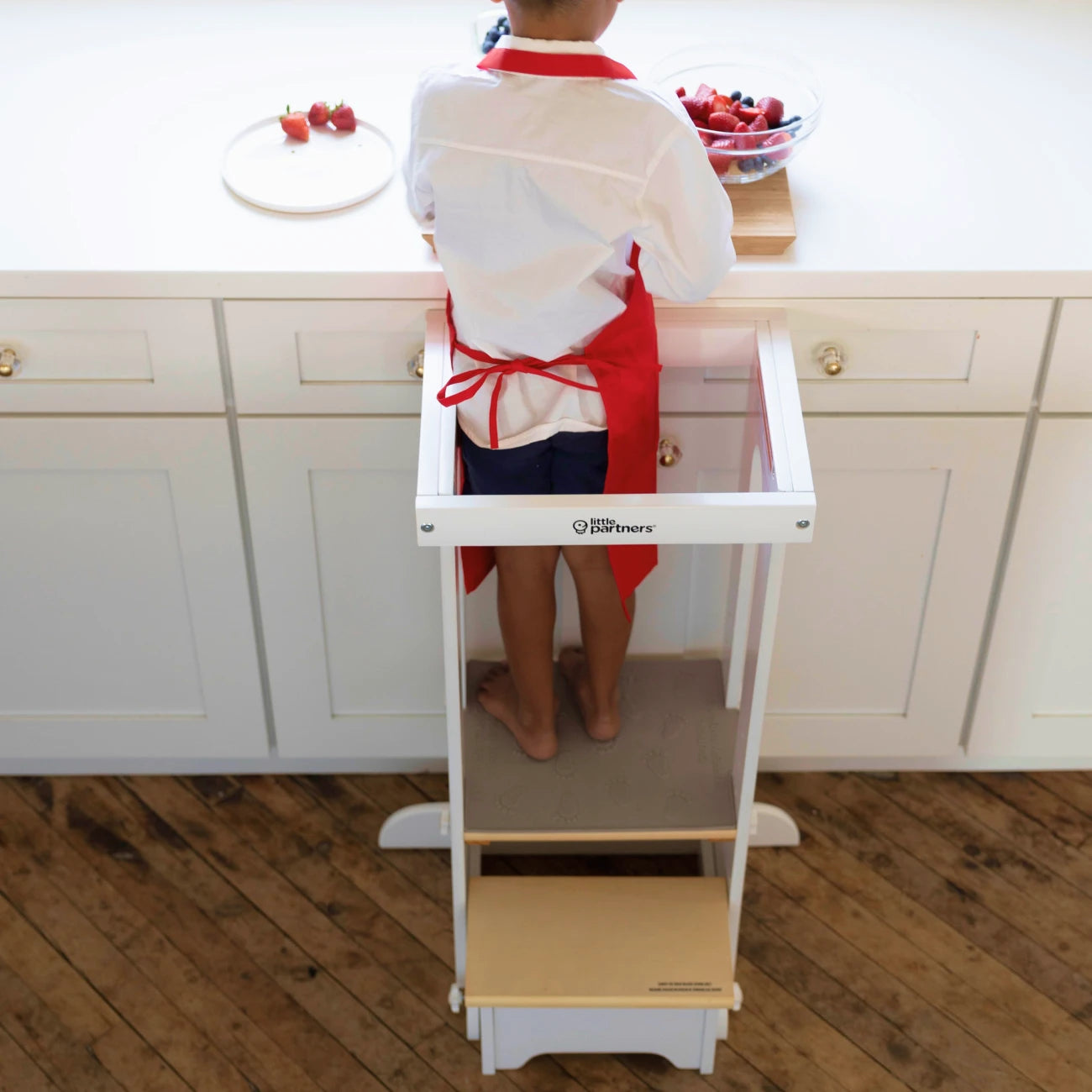 Transparent easel
